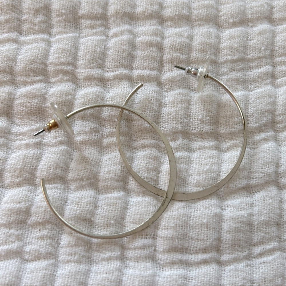 Ultra thin & lightweight silver finished hoop earrings